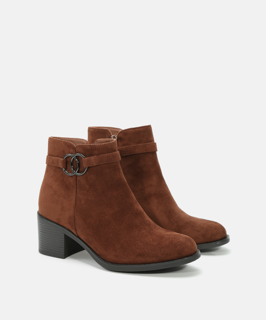 Botines tac&oacute;n hebilla image number null